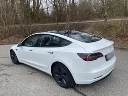 Weiß Gebraucht 2022 Tesla Model 3 Limousine | 29.100 € (Fairer Preis)