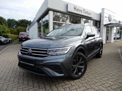 Grau Gebraucht 2023 VW Tiguan Allspace Move SUV | 37.750 € (Teuer)