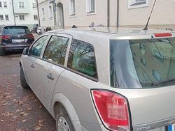 Beige Gebraucht 2009 Opel Astra Kombi | 2.600 € (Fairer Preis)