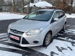 Grau Gebraucht 2014 Ford Focus Kombi | 3.900 € (Fairer Preis)
