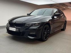 Saphirschwarz metallic Gebraucht 2022 BMW 330e Efficient Dynamics Kombi | 28.499 € (Fairer Preis)