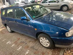 Blau Gebraucht 1999 Seat Cordoba Kombi | 650 €