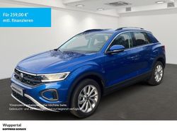 Blau Gebraucht 2022 VW T-Roc Life SUV | 22.950 € (Fairer Preis)