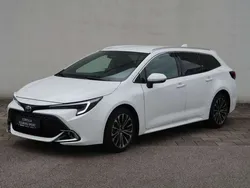 Schneeweiß Neu 2024 Toyota Corolla Team Kombi | 32.950 €