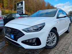 Polar white / sol Gebraucht 2021 Hyundai i30 Advantage Kombi | 16.950 € (Superpreis)