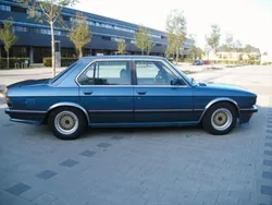 Blau Gebraucht 1986 BMW 520 Limousine | 4.290 €