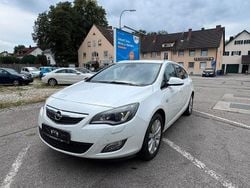 Weiß Gebraucht 2011 Opel Astra Innovation Kombi | 2.499 € (Fairer Preis)