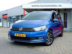 Blau Gebraucht 2019 VW Touran Comfortline Van / Kleinbus | 14.950 € (Guter Preis)