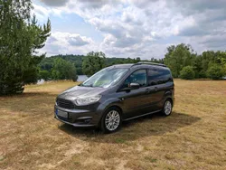 Grau Gebraucht 2016 Ford Tourneo Courier Titanium Van / Kleinbus | 9.800 € (Etwas zu teuer)
