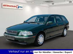 Grün Gebraucht 1998 Volvo V40 Kombi | 299 € (Guter Preis)