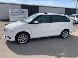 Candyweiss Gebraucht 2014 Skoda Fabia Ambition Kombi | 6.999 € (Guter Preis)