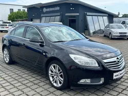 Schwarz Gebraucht 2009 Opel Insignia Edition Limousine | 5.800 € (Etwas zu teuer)