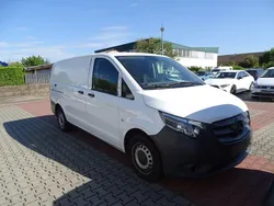 Weiß Gebraucht 2021 Mercedes Vito Van / Kleinbus | 19.890 €