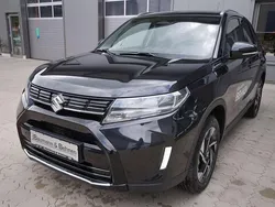 Cosmic black pearl Gebraucht 2024 Suzuki Vitara Comfort+ SUV | 24.770 € (Etwas zu teuer)