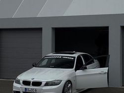 Weiß Gebraucht 2011 BMW 335 Comfort Edition Limousine | 16.999 € (Guter Preis)