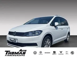 Weiß Gebraucht 2024 VW Touran Comfortline Van / Kleinbus | 33.980 € (Fairer Preis)