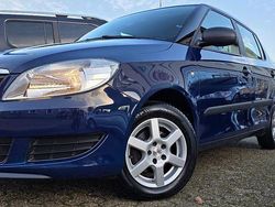 Blau Gebraucht 2011 Skoda Fabia Special Kleinwagen | 4.900 €