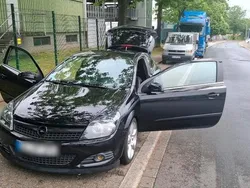 Schwarz Gebraucht 2009 Opel Astra GTC Coupé | 2.500 € (Etwas zu teuer)