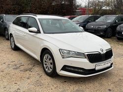 Bila candy/candyweiss Gebraucht 2020 Skoda Superb Active Kombi | 16.499 € (Guter Preis)