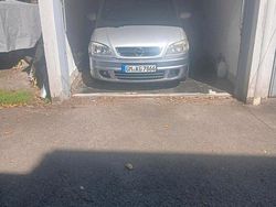 Grau Gebraucht 2012 Opel Zafira Kleinwagen | 4.500 € (Fairer Preis)