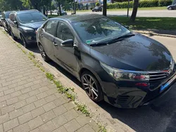 Blau Gebraucht 2014 Toyota Corolla Cool Limousine | 11.000 € (Etwas zu teuer)