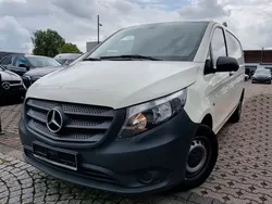 Weiß Gebraucht 2019 Mercedes Vito Van / Kleinbus | 12.398 €