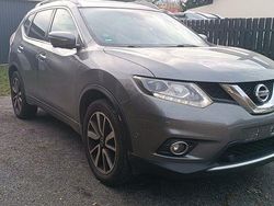 Grau Gebraucht 2016 Nissan X-Trail 360º SUV | 7.400 € (Fairer Preis)
