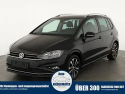 Deep black perleffekt Gebraucht 2019 VW Golf Sportsvan IQ Drive Van / Kleinbus | 15.995 € (Fairer Preis)