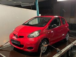 Rot Gebraucht 2009 Toyota Aygo Kleinwagen | 1.499 € (Fairer Preis)