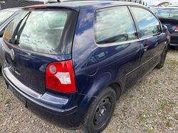 Blau Gebraucht 2002 VW Polo Highline Limousine | 299 €