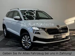 Weiß Gebraucht 2024 Skoda Karoq Ambition SUV | 26.990 € (Superpreis)