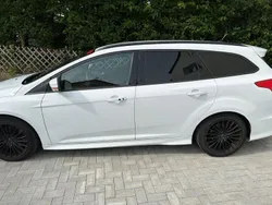 Weiß Gebraucht 2014 Ford Focus ST Kombi | 17.777 €