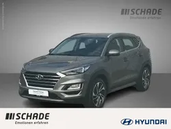 Olivine grey / mic Gebraucht 2020 Hyundai Tucson Advantage SUV | 21.650 € (Fairer Preis)