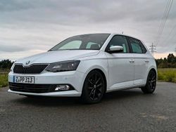 Weiß Gebraucht 2017 Skoda Fabia Kleinwagen | 8.900 € (Teuer)