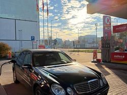 Blau Gebraucht 2002 Mercedes E240 Limousine | 8.500 €