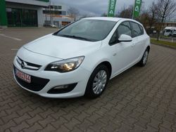 Weiß Gebraucht 2015 Opel Astra Selection Limousine | 6.500 € (Superpreis)