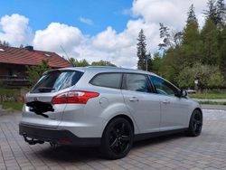 Silber Gebraucht 2014 Ford Focus Titanium Limousine | 5.900 € (Guter Preis)