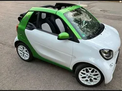 Weiß Gebraucht 2017 Smart ForTwo Electric Drive Passion Cabrio | 9.400 € (Fairer Preis)