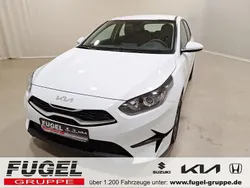 Casa white Neu 2025 Kia Ceed Play Limousine | 19.499 € (Fairer Preis)