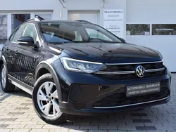 Deep black perleffekt Gebraucht 2024 VW Taigo Life SUV | 18.999 € (Fairer Preis)