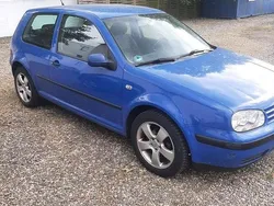 Blau Gebraucht 2001 VW Golf IV Edition Limousine | 950 € (Fairer Preis)