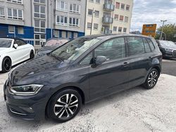 Grau Gebraucht 2020 VW Golf VIII IQ Drive Limousine | 13.100 € (Etwas zu teuer)