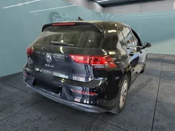 Schwarz Gebraucht 2021 VW Golf VIII Life Limousine | 20.100 € (Fairer Preis)