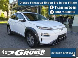 Chalk white Gebraucht 2020 Hyundai Kona Style SUV | 19.990 € (Guter Preis)