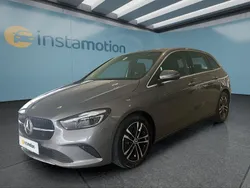 Grau Gebraucht 2024 Mercedes B180 Van / Kleinbus | 32.299 € (Fairer Preis)
