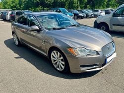 Grau Gebraucht 2010 Jaguar XF Premium Luxury Limousine | 6.800 € (Fairer Preis)