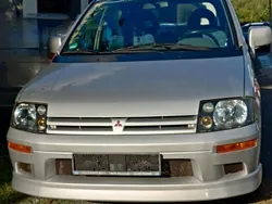 Silber Gebraucht 2000 Mitsubishi Space Runner Van / Kleinbus | 749 €