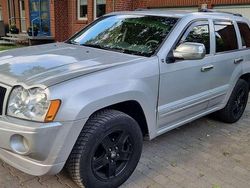 Grau Gebraucht 2005 Jeep Grand Cherokee SUV | 2.990 € (Etwas zu teuer)
