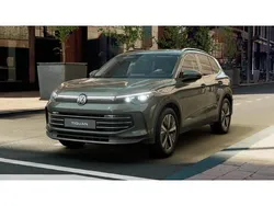 Gruen Neu 2025 VW Tiguan Elegance SUV | 52.970 €