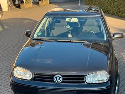 Schwarz Gebraucht 2003 VW Golf IV Kombi | 2.899 € (Etwas zu teuer)